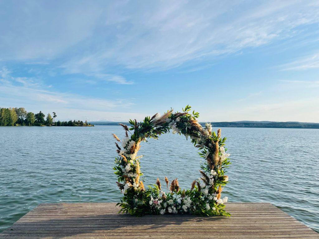 выездная регистрация свадьба на пирсе на берегу